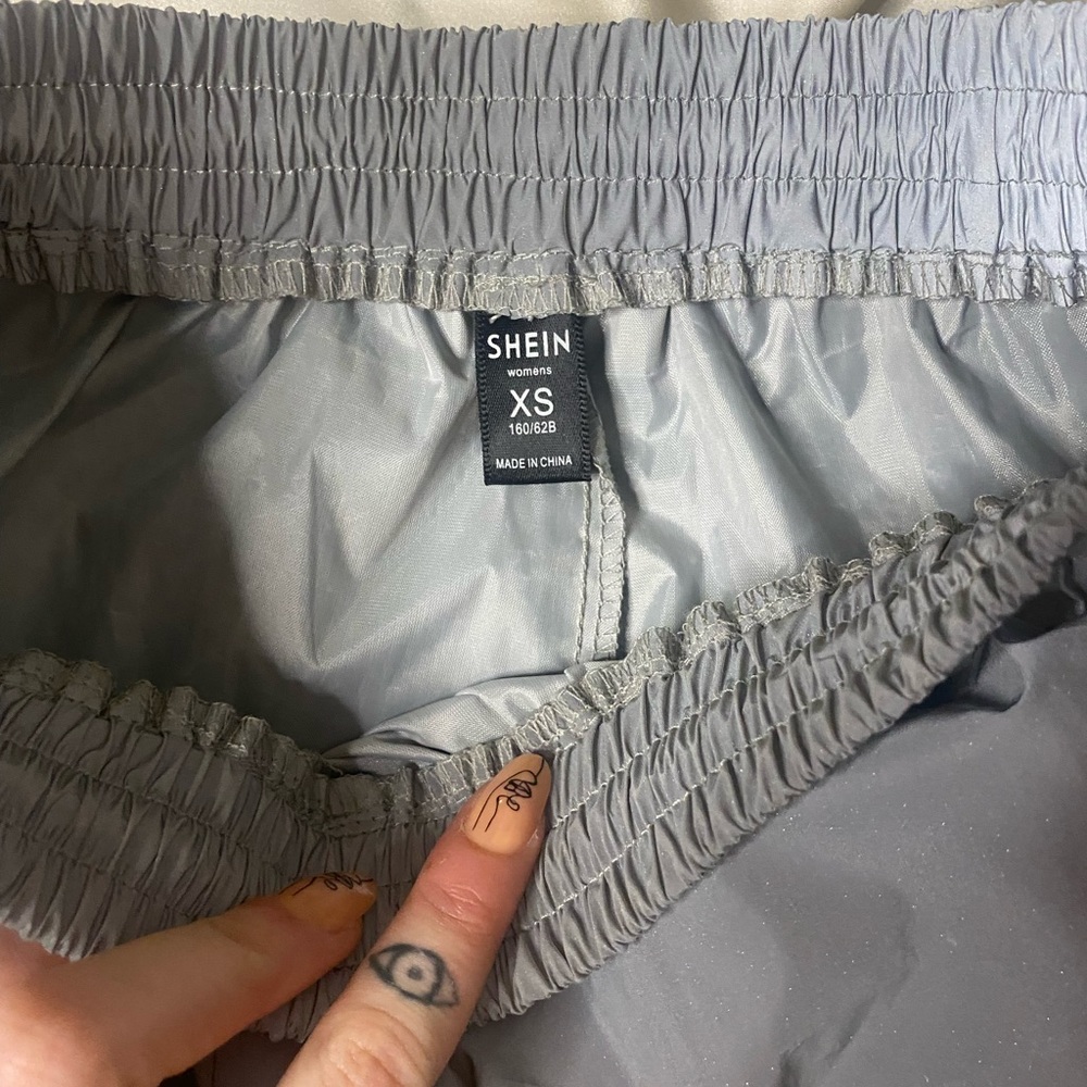 Drawstring reflective shorts - Picture 4 of 5